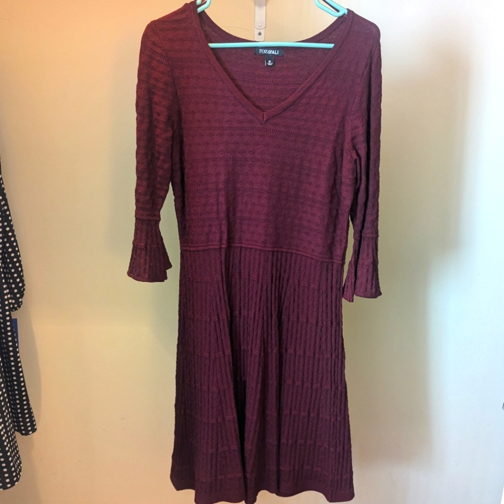 Roz & Ali Maroon Size Medium Sweater Dress
